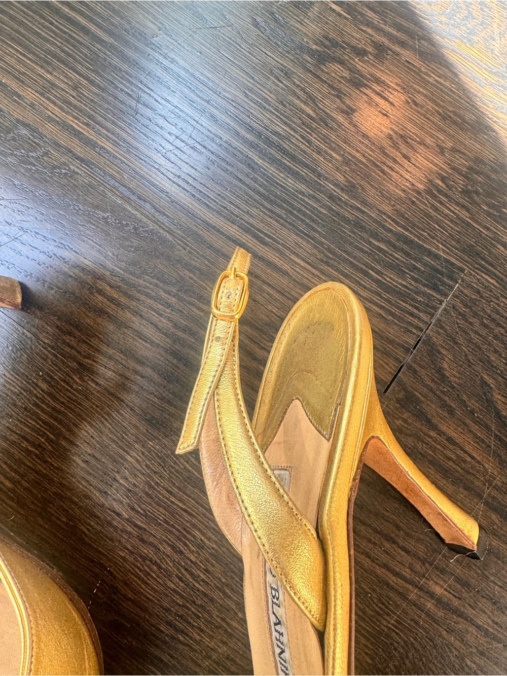 Manolo Blahnik Gold Leather Open-Toe Slingback Heels Sandals - Picture 4 of 10